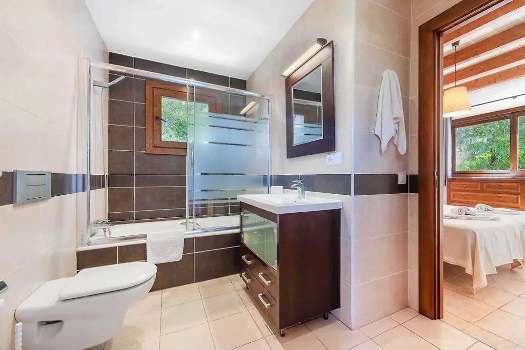 Villa Alexandria Cala San Vicente 300M From The Beach Spanje